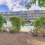 Edenia, Ac,balcony Swimming Pool, Wi-fi & Parking شقة