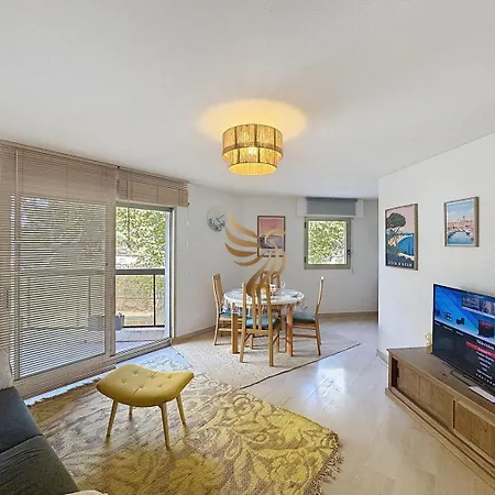 Edenia, Ac,balcony Swimming Pool, Wi-fi & Parking Daire