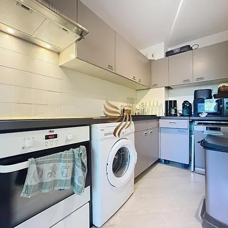Edenia, Ac,balcony Swimming Pool, Wi-fi & Parking