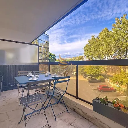 Daire Edenia, Ac,balcony Swimming Pool, Wi-fi & Parking *