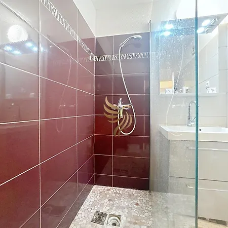 Daire Edenia, Ac,balcony Swimming Pool, Wi-fi & Parking *