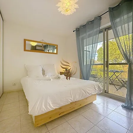 Edenia, Ac,balcony Swimming Pool, Wi-fi & Parking Daire *